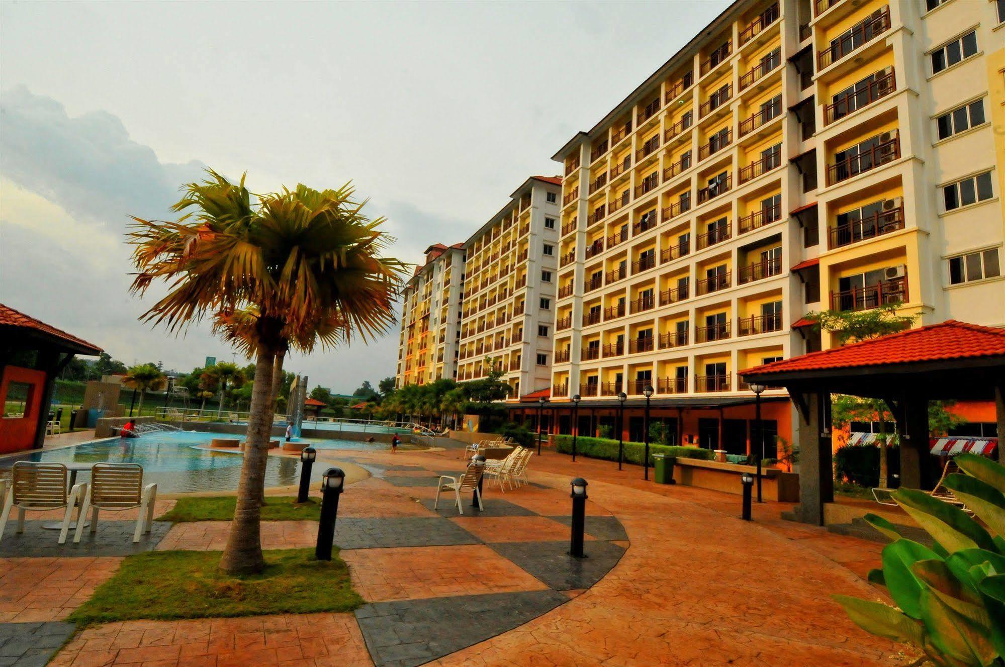 Bukit Merah Laketown Resort Тайпинг Екстериор снимка